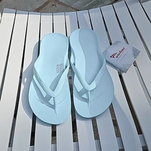 NWT Archies Arch Support Flip Flops, Blue, Size 9
